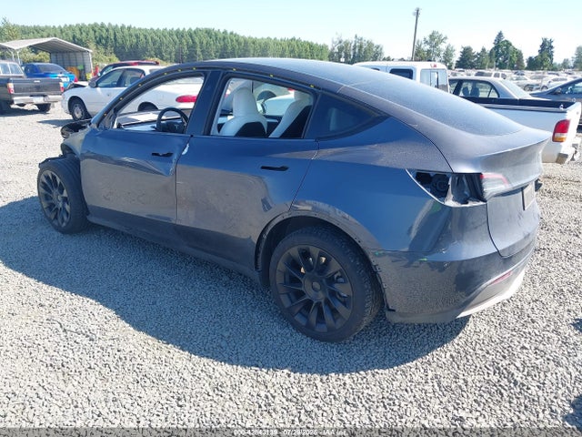 2023 TESLA MODEL Y 7SAYGDEE1PF900768 Photo 2