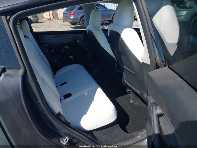 2023 TESLA MODEL Y 7SAYGDEE1PF900768 Photo 7