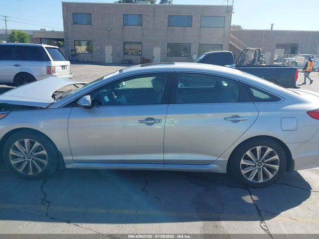 5NPE34AFXHH585241 Hyundai 2017