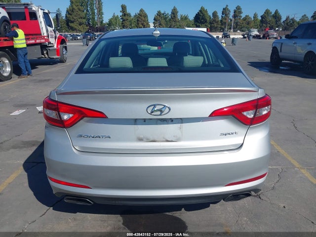 5NPE34AFXHH585241 Hyundai 2017