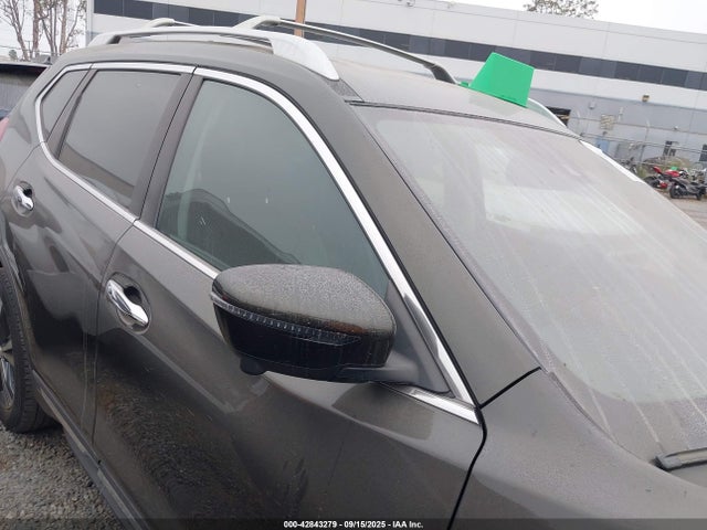 5N1AT2MV4HC753646 Nissan 2017