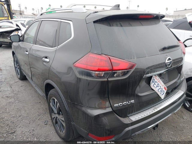 5N1AT2MV4HC753646 Nissan 2017