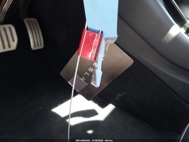 5YJ3E1EB1KF413631 Tesla 2019