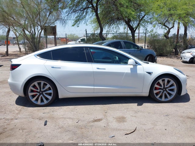 5YJ3E1EB1KF413631 Tesla 2019