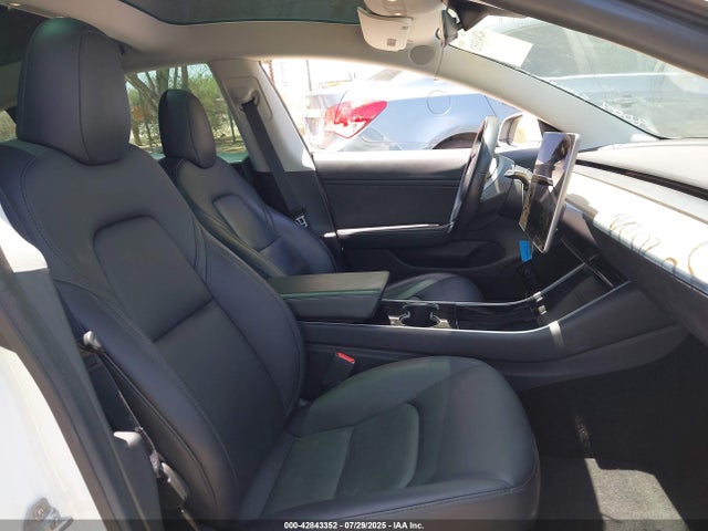 5YJ3E1EB1KF413631 Tesla 2019