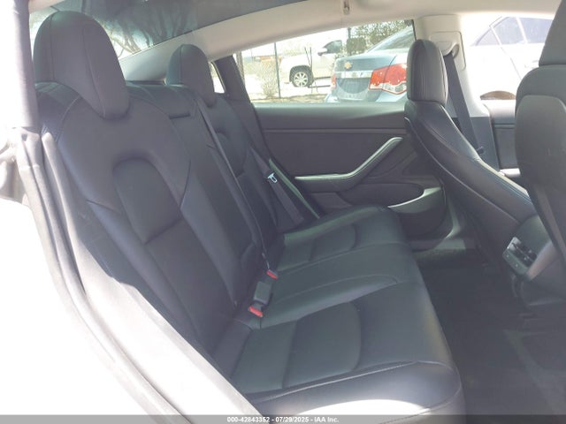 5YJ3E1EB1KF413631 Tesla 2019