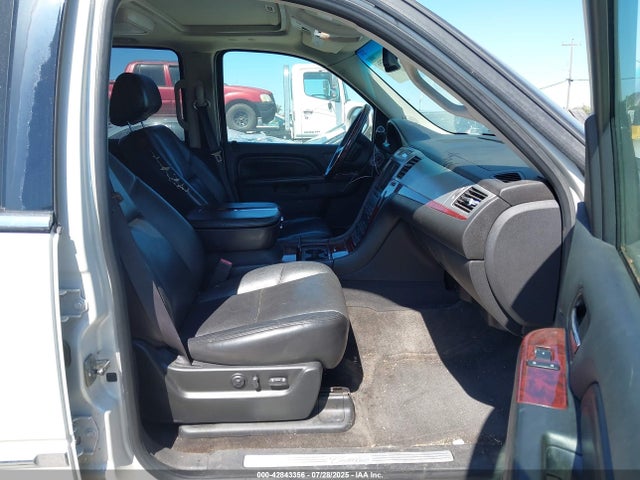 2010 CADILLAC ESCALADE 1GYUKBEF1AR182965 Photo 4