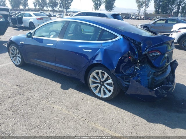 2018 TESLA MODEL 3 5YJ3E1EA0JF042709 Photo 2