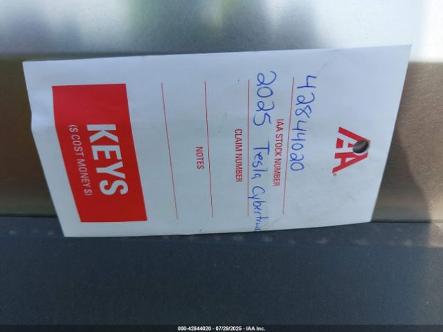 2025 TESLA CYBERTRUCK 7G2CEHED8SA068893 Photo 10