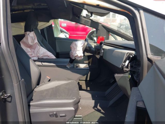 2025 TESLA CYBERTRUCK 7G2CEHED8SA068893 Photo 4