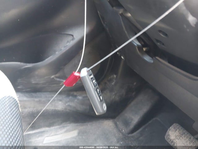 3MYDLBZVXGY136219 Scion p5v