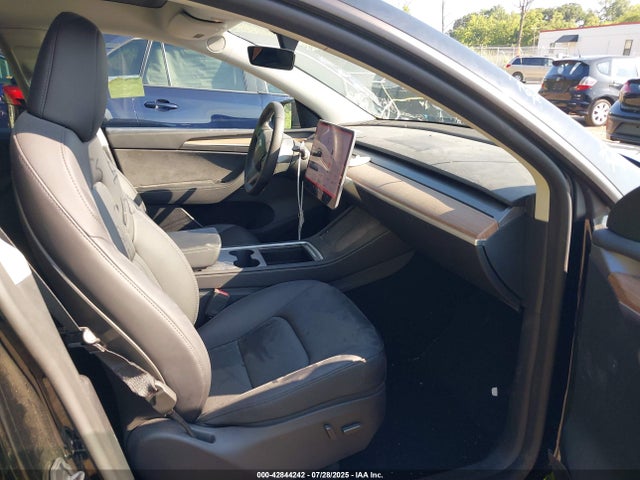 2025 TESLA MODEL Y 7SAYGAEE5SF250799 Photo 4
