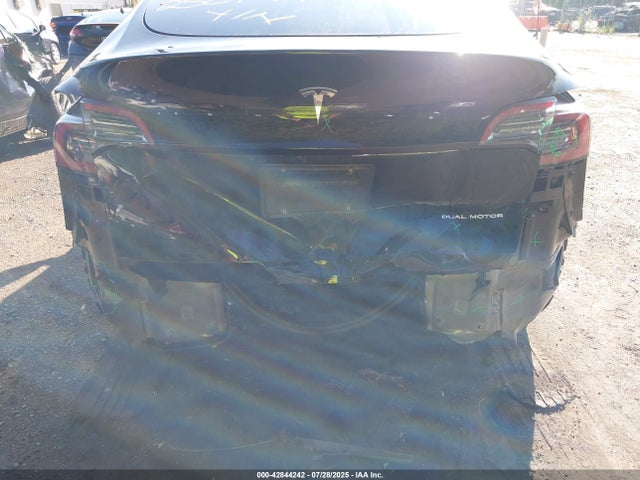 2025 TESLA MODEL Y 7SAYGAEE5SF250799 Photo 5