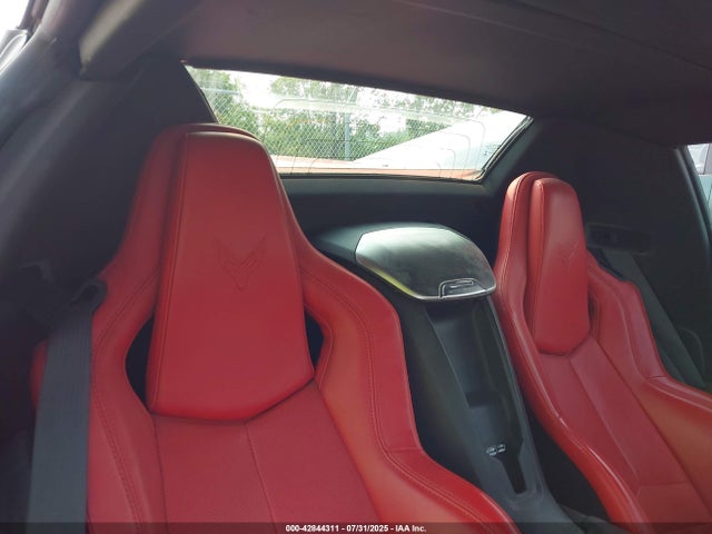 1G1YB3D43N5101693 Chevrolet lt2