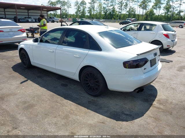 2010 AUDI A4 WAUAFAFL9AN071127 Photo 2