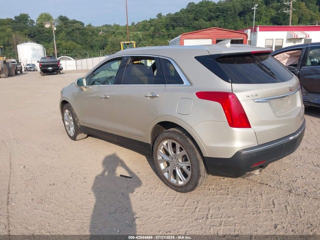 2017 CADILLAC XT5 1GYKNCRS7HZ119794 Photo 2