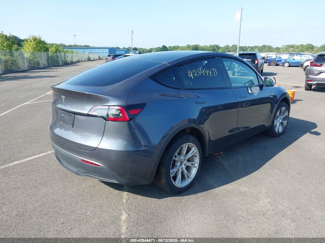 2023 TESLA MODEL Y 7SAYGDEE8PA168409 Photo 3