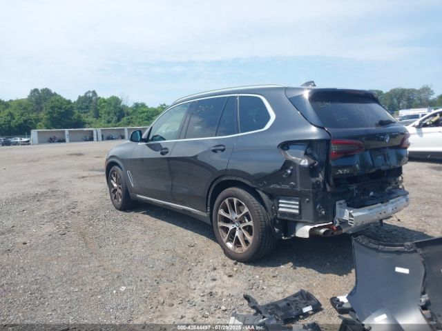 2021 BMW X5 5UXCR6C01M9E83289 Photo 2