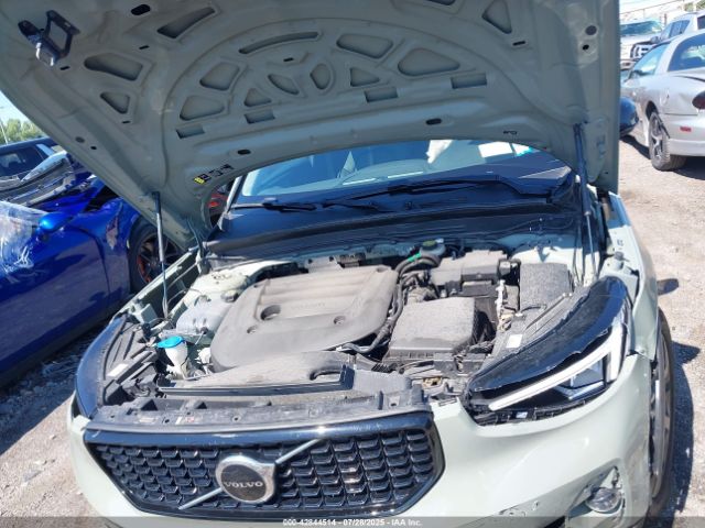 2023 VOLVO XC40 YV4L12UWXP2943450 Photo 9