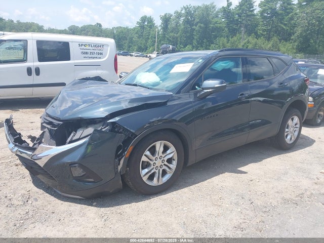 Chevrolet lgx 2019 3GNKBGRS3KS698817 Image 2