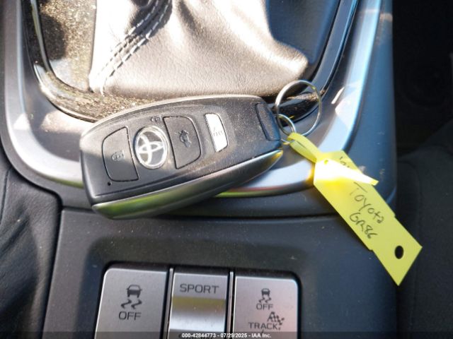 2024 TOYOTA GR86 JF1ZNBB10R8756295 Photo 10