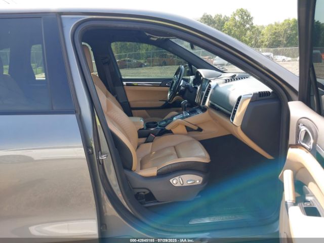 2016 PORSCHE CAYENNE WP1AA2A20GKA37799 Photo 4