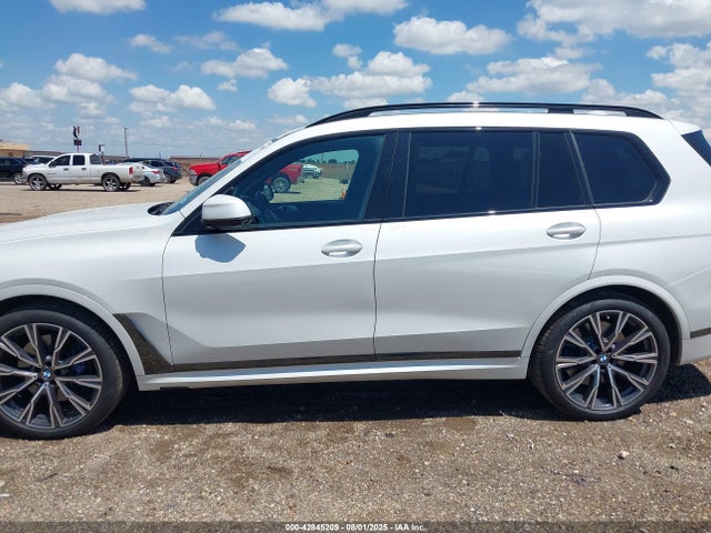 BMW X7 2021 5UXCX6C08M9F23597 Image 14