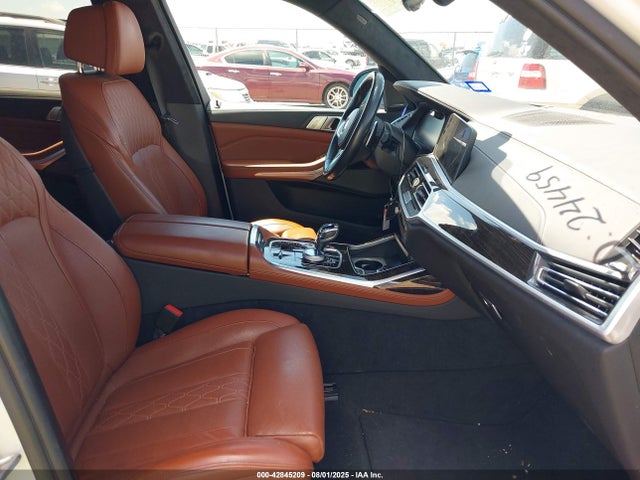 BMW X7 2021 5UXCX6C08M9F23597 Image 5