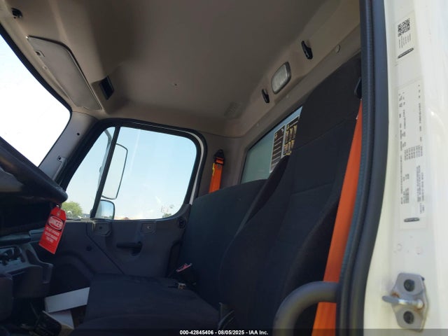 Freightliner cummins b6.7 2022 3ALACWFC6NDNG3102 Image 6