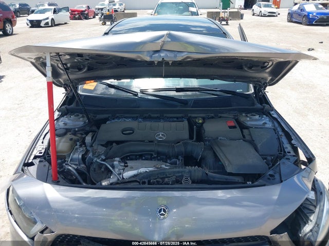 WDD3G4EB4KW001457 Mercedes-Benz m260
