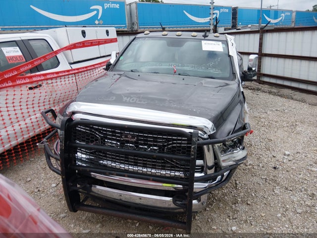 3C63RRKL1HG576385 RAM 3500 Limited 4x4 8&#039; Box