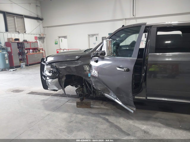 3C63RRKL1HG576385 RAM 3500 Limited 4x4 8&#039; Box