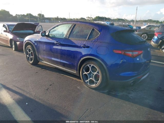 2022 ALFA ROMEO STELVIO ZASPAKBN0N7D47317 Photo 2