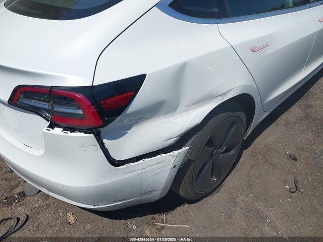 2018 TESLA MODEL 3 5YJ3E1EA3JF019635 Photo 5