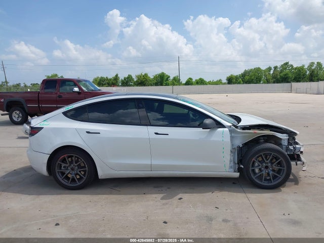 5YJ3E1EA9PF430613 Tesla MODEL 3