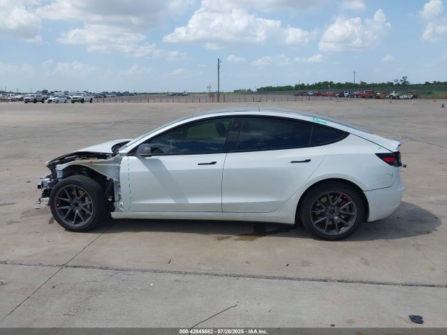 5YJ3E1EA9PF430613 Tesla MODEL 3