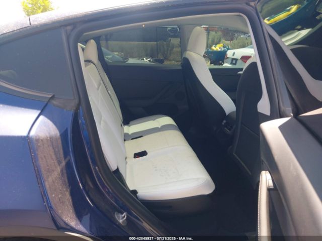 2023 TESLA MODEL Y 7SAYGAEE7PF941985 Photo 7