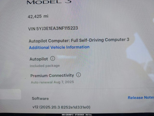 5YJ3E1EA3NF115223 Tesla 2022