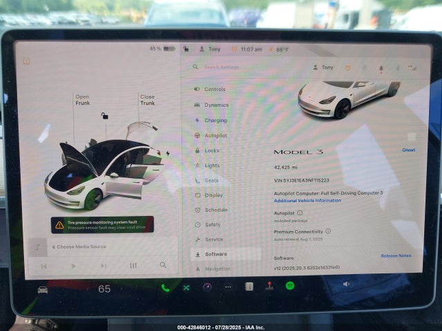 5YJ3E1EA3NF115223 Tesla 2022
