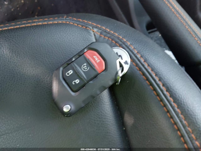 1C6JJTEG6PL573574 Jeep 2023