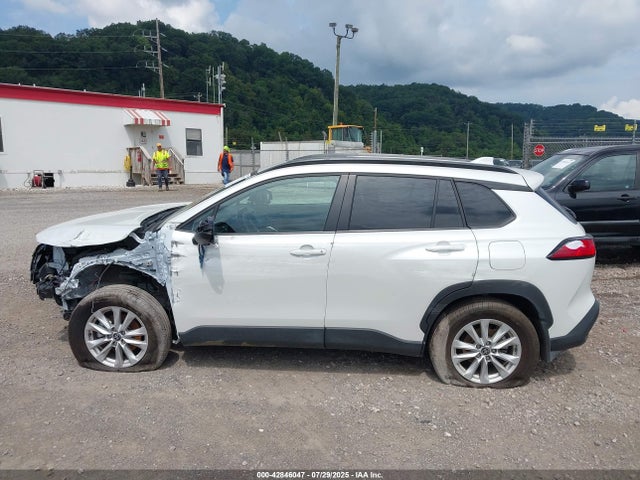 Aukcja sprzedaży 2024 Toyota Corolla Cross Le, vin: 7MUBAABG1RV118046, numer aukcji: 42846047