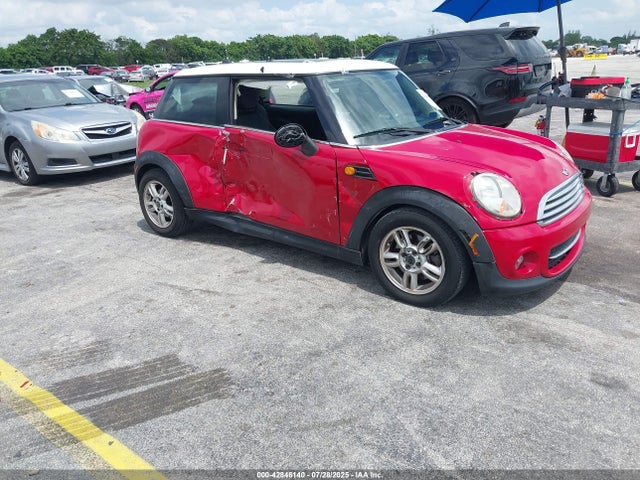 2011 MINI COOPER WMWSU3C58BT091989 Photo 0