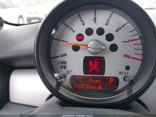 2011 MINI COOPER WMWSU3C58BT091989 Photo 6