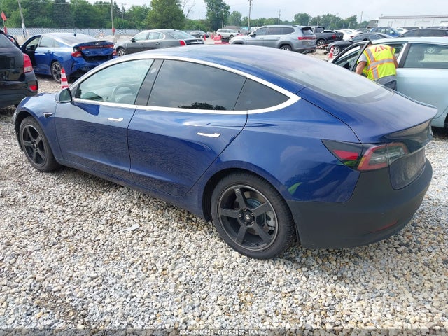 2018 TESLA MODEL 3 5YJ3E1EA9JF030915 Photo 2