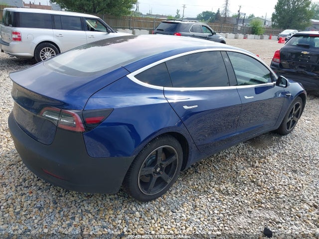 2018 TESLA MODEL 3 5YJ3E1EA9JF030915 Photo 3