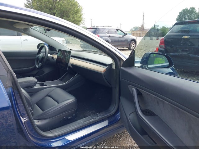 2018 TESLA MODEL 3 5YJ3E1EA9JF030915 Photo 4