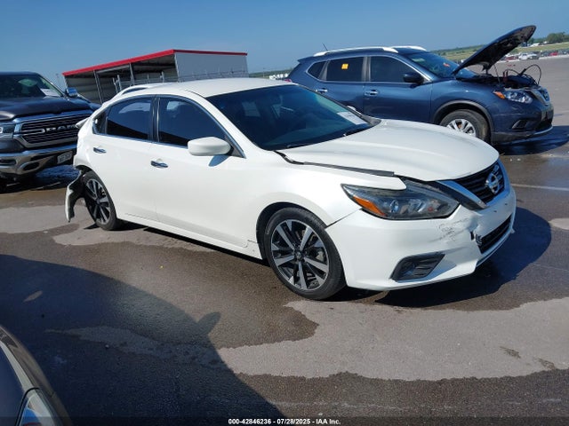 Nissan 2018 2018 1N4AL3AP2JC113043 zdjęcie główne