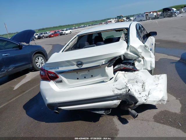 Nissan 2018 2018 1N4AL3AP2JC113043 Image 16