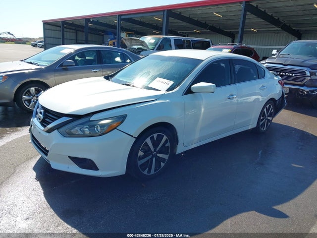 Nissan 2018 2018 1N4AL3AP2JC113043 Image 2