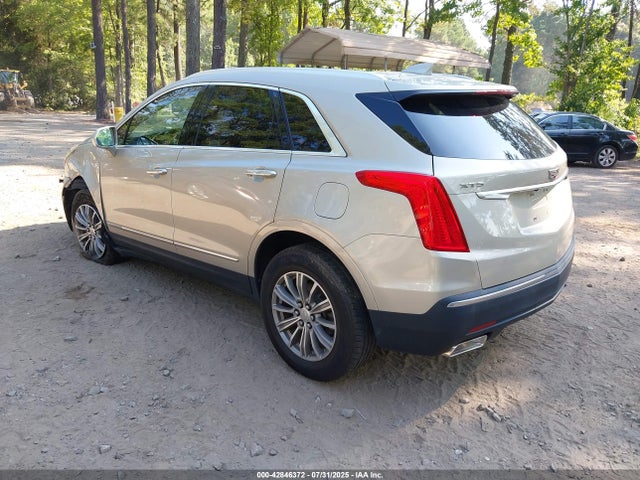 2017 CADILLAC XT5 1GYKNBRS0HZ205474 Photo 2
